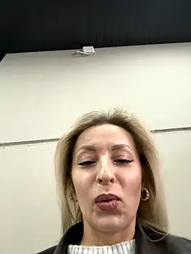 Snapshot of Diamond_Bunny_ chatting on 30, 11, 2025 Diamond Bunny online show from 30, 11, 2025