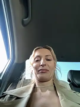 Diamond Bunny  online show from 21, 4, 2026