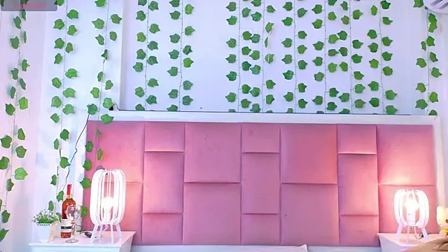 Snapshot of kaily_sweet1 chatting on 8, 7, 2026 kaily sweet1 online show from 8, 7, 2026