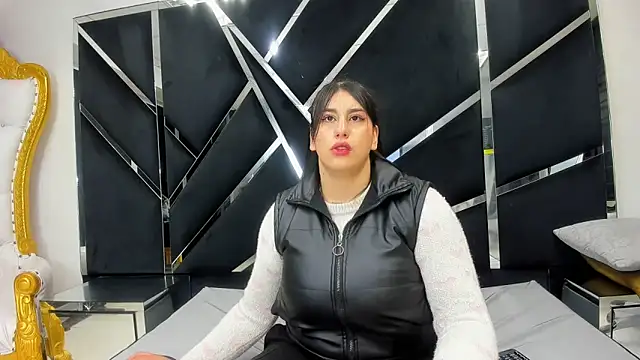 Snapshot of Criistaal_ chatting on 24, 5, 2026 Criistaal online show from 24, 5, 2026