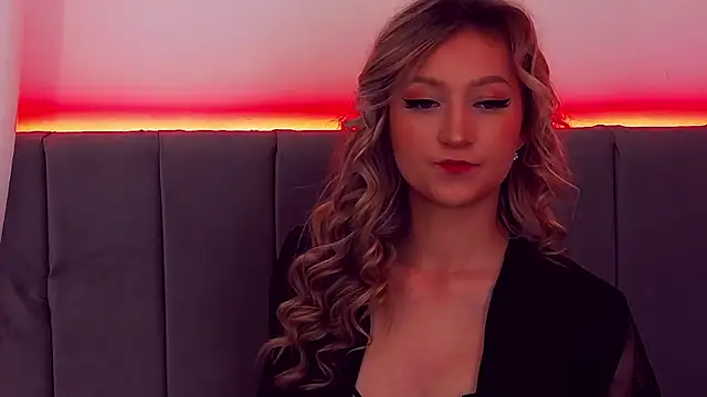 MiaNixan online show from 12, 3, 2025