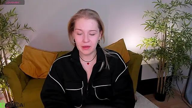 Snapshot of Colleen_Blake chatting on 20, 5, 2026 Colleen Blake online show from 20, 5, 2026