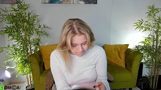 Snapshot of Colleen_Blake chatting on 24, 5, 2026 Colleen Blake online show from 24, 5, 2026