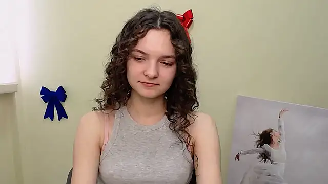  SusieSu  online show from 22, 2, 2025