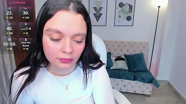 Snapshot of Bella-hadiid chatting on 5, 2, 2025 Bella-hadiid online show from 5, 2, 2025