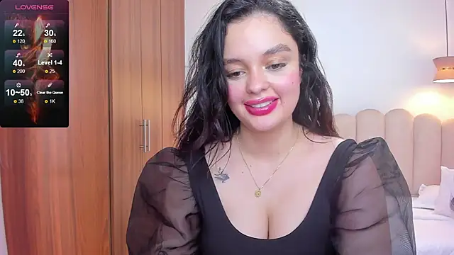 Snapshot of Bella-hadiid chatting on 6, 2, 2025 Bella-hadiid online show from 6, 2, 2025
