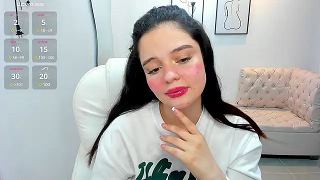 Snapshot of Bella-hadiid chatting on 11, 2, 2025 Bella-hadiid online show from 11, 2, 2025
