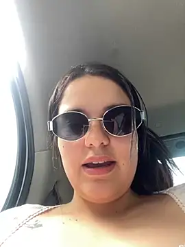 Snapshot of Bella-hadiid chatting on 16, 9, 2025 Bella-hadiid online show from 16, 9, 2025