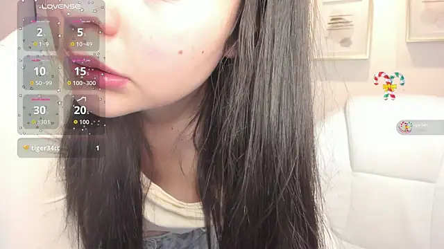 Snapshot of Bella-hadiid chatting on 2, 10, 2025 Bella-hadiid online show from 2, 10, 2025