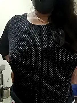 Anamika Kapoor online show from 9, 1, 2025