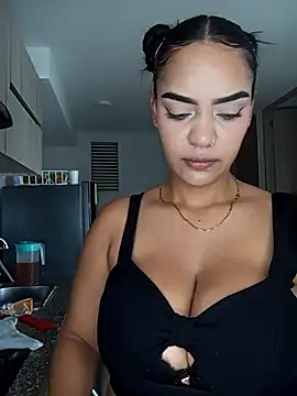 Sara-77 online show from 11, 11, 2025