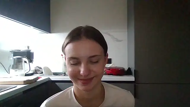 Snapshot of Sweety_Nika chatting on 7, 10, 2025 Sweety Nika online show from 7, 10, 2025