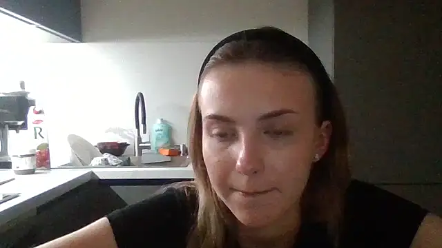 Snapshot of Sweety_Nika chatting on 15, 10, 2025 Sweety Nika online show from 15, 10, 2025