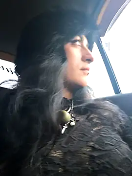 Lila Desiree online show from 10, 11, 2025