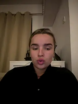 maisiesmithx online show from 26, 10, 2025