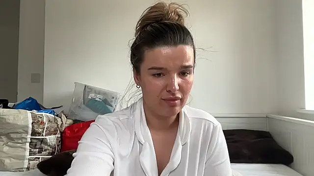 maisiesmithx online show from 14, 4, 2026