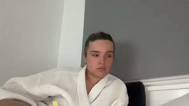 maisiesmithx online show from 23, 4, 2026