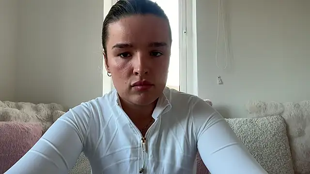 Snapshot of maisiesmithx chatting on 2, 7, 2026 maisiesmithx online show from 2, 7, 2026