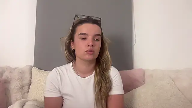 Snapshot of maisiesmithx chatting on 5, 7, 2026 maisiesmithx online show from 5, 7, 2026
