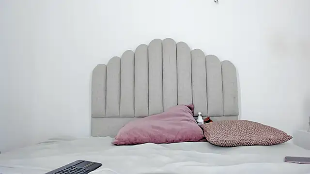 Snapshot of Nikki_Angel_ chatting on 5, 2, 2025 Nikki Angel  online show from 5, 2, 2025
