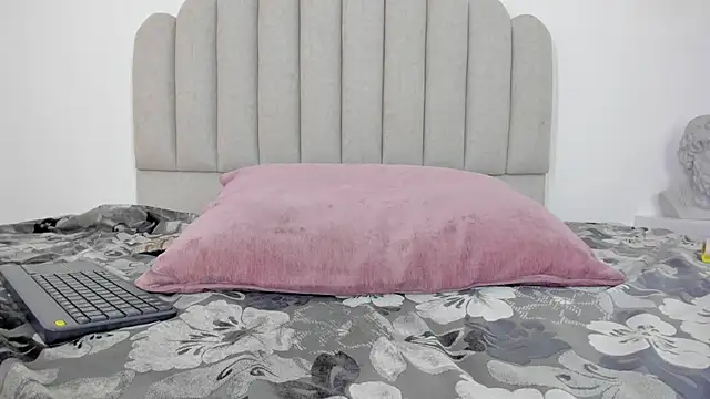 Snapshot of Nikki_Angel_ chatting on 12, 2, 2025 Nikki Angel  online show from 12, 2, 2025