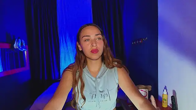 Snapshot of DevoniCollins chatting on 13, 1, 2025 DevoniCollins online show from 13, 1, 2025