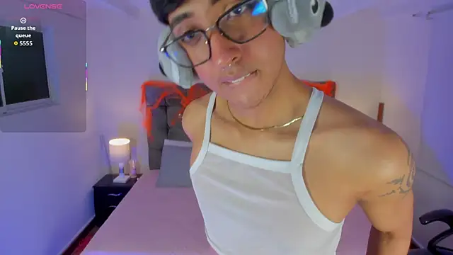 Snapshot of Dark_hairy_ chatting on 31, 10, 2025 Dark hairy online show from 31, 10, 2025