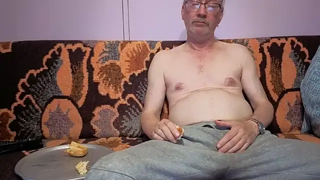 Snapshot of loverboyxxx69 chatting on 27, 3, 2026 loverboyxxx69 online show from 27, 3, 2026