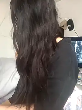 SophieWinslow online show from 5, 3, 2025