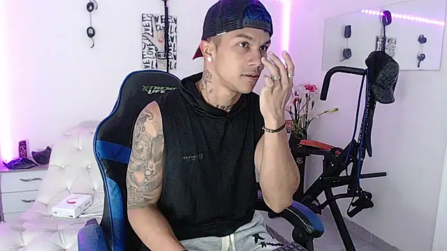 Leonard Price online show from 3, 3, 2025