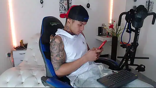 Leonard Price online show from 7, 3, 2025