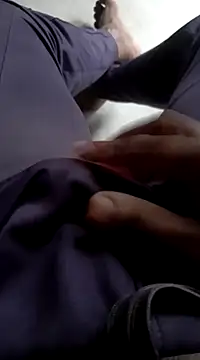 Snapshot of SuranSexy33 chatting on 4, 12, 2024 SuranSexy33 online show from 4, 12, 2024