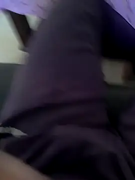 Snapshot of SuranSexy33 chatting on 5, 12, 2024 SuranSexy33 online show from 5, 12, 2024