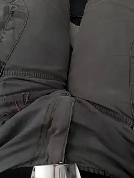 Snapshot of SuranSexy33 chatting on 6, 12, 2024 SuranSexy33 online show from 6, 12, 2024