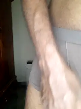 Snapshot of SuranSexy33 chatting on 11, 9, 2025 SuranSexy33 online show from 11, 9, 2025