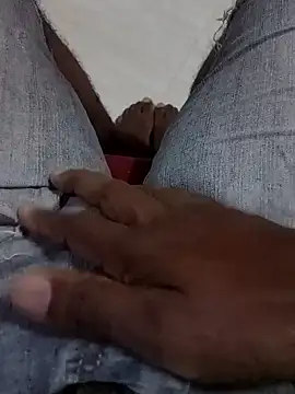 Snapshot of SuranSexy33 chatting on 16, 11, 2025 SuranSexy33 online show from 16, 11, 2025