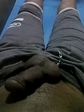 Snapshot of SuranSexy33 chatting on 20, 11, 2025 SuranSexy33 online show from 20, 11, 2025