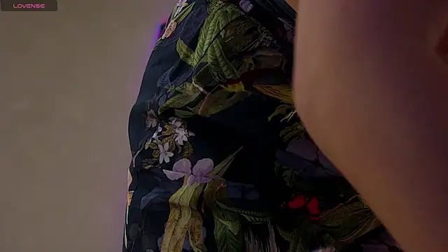 KateReevah online show from 2, 3, 2025