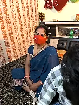 Snapshot of Indian_Lust_Couple chatting on 4, 1, 2025 Indian Lust Couple online show from 4, 1, 2025