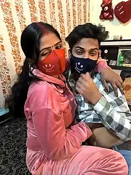 Snapshot of Indian_Lust_Couple chatting on 5, 1, 2025 Indian Lust Couple online show from 5, 1, 2025