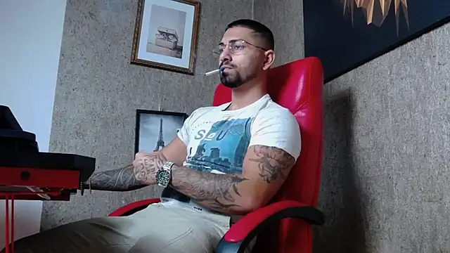 Snapshot of NigelBoydXXX chatting on 1, 12, 2024 NigelBoydXXX online show from 1, 12, 2024