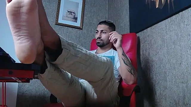 Snapshot of NigelBoydXXX chatting on 1, 12, 2024 NigelBoydXXX online show from 1, 12, 2024