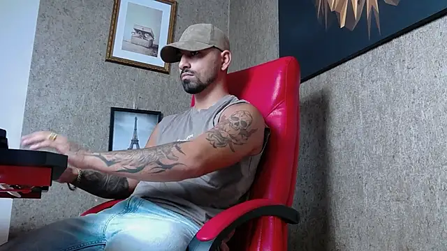 Snapshot of NigelBoydXXX chatting on 3, 12, 2024 NigelBoydXXX online show from 3, 12, 2024