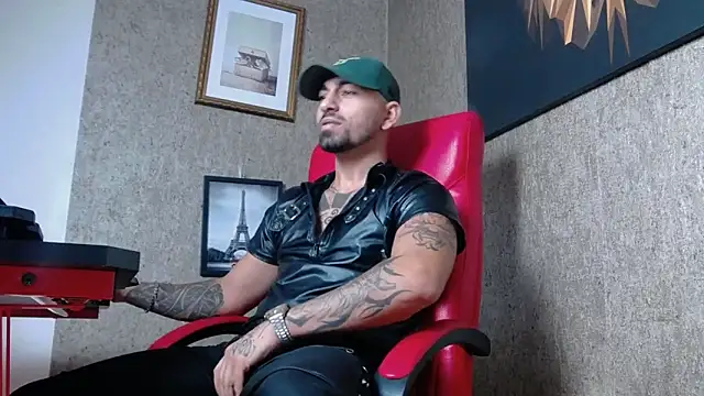 Snapshot of NigelBoydXXX chatting on 5, 12, 2024 NigelBoydXXX online show from 5, 12, 2024