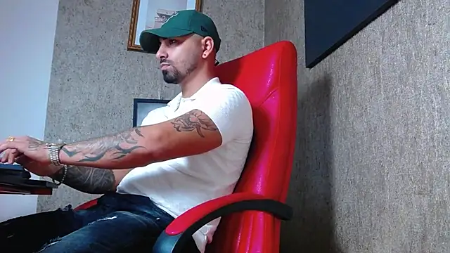 Snapshot of NigelBoydXXX chatting on 2, 1, 2025 NigelBoydXXX online show from 2, 1, 2025