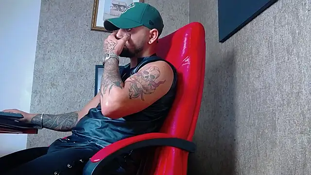 Snapshot of NigelBoydXXX chatting on 2, 1, 2025 NigelBoydXXX online show from 2, 1, 2025