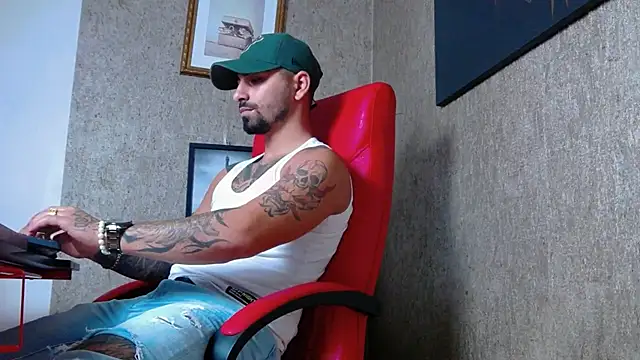 Snapshot of NigelBoydXXX chatting on 12, 1, 2025 NigelBoydXXX online show from 12, 1, 2025