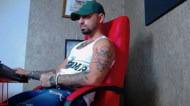 Snapshot of NigelBoydXXX chatting on 21, 1, 2025 NigelBoydXXX online show from 21, 1, 2025