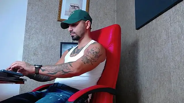 Snapshot of NigelBoydXXX chatting on 27, 1, 2025 NigelBoydXXX online show from 27, 1, 2025