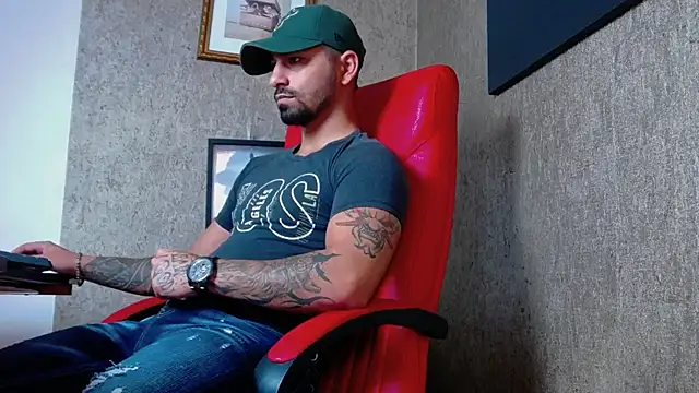 Snapshot of NigelBoydXXX chatting on 30, 1, 2025 NigelBoydXXX online show from 30, 1, 2025